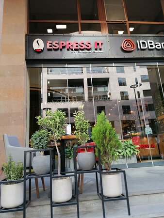 https://mirarmenia.ru/wp-content/uploads/2025/11/espress-it-cafe-in-yerevan.jpg